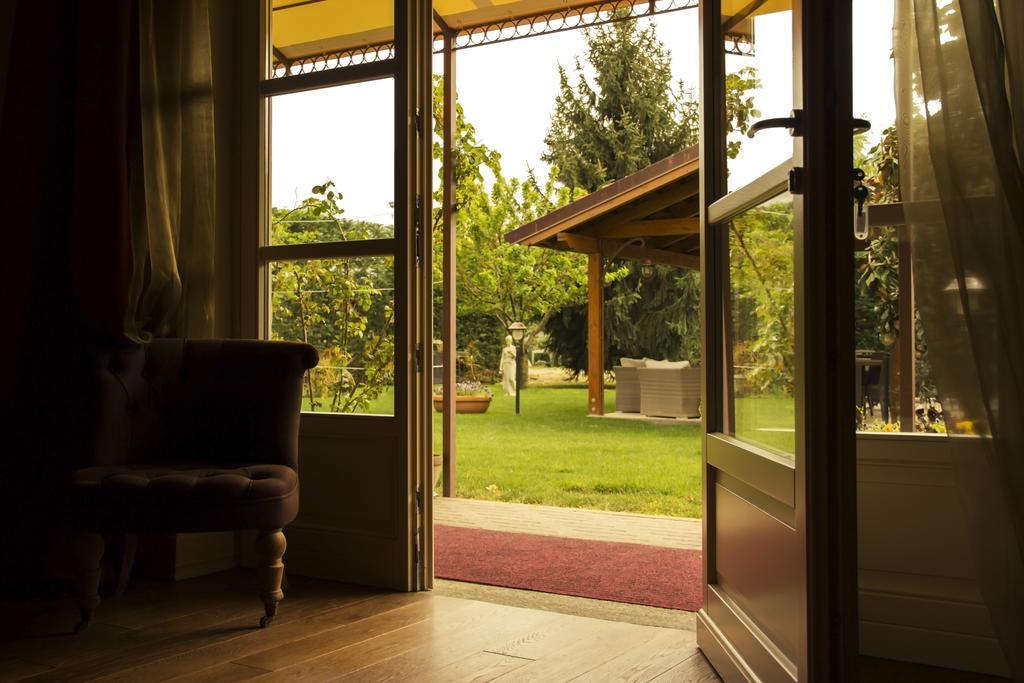 Maison Louis Villa Trofarello Exteriör bild