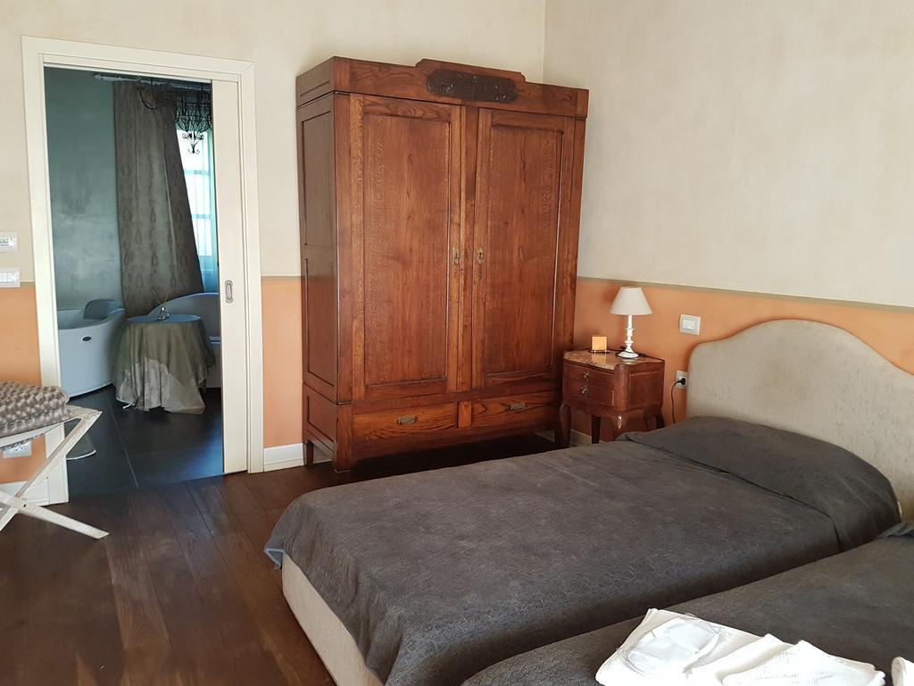 Maison Louis Villa Trofarello Exteriör bild